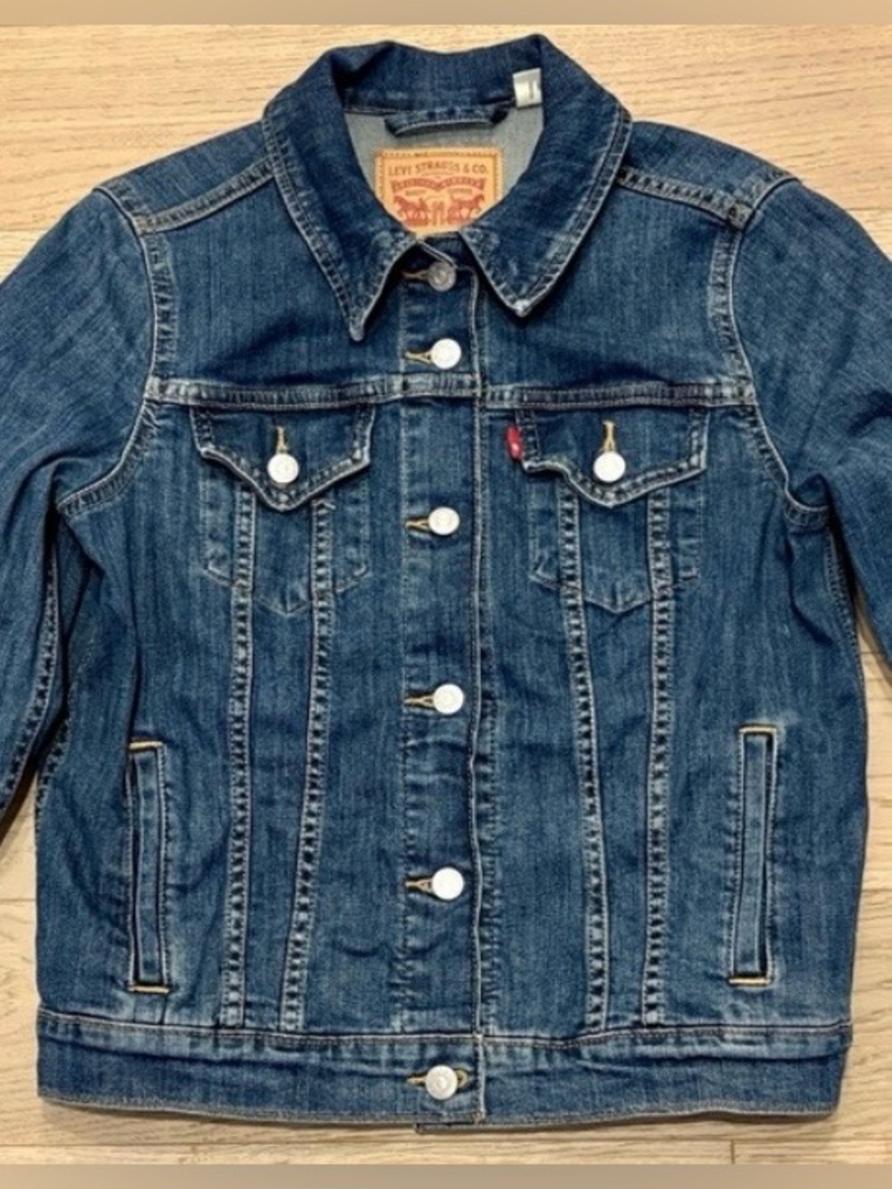 Levi's Blue Denim Jacket, RED TAB Woman’s Medium. Vintage Classic Style!